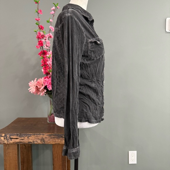 Staring at Stars 100% Cotton Botton Down Long Sleeve - Picture 5 of 11